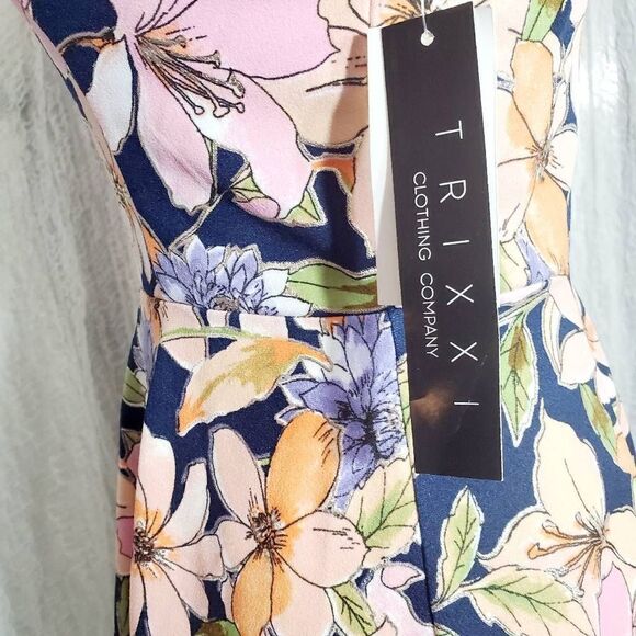 Trixxi NWT Floral Fit & Flare Dress Size Small - Picture 9 of 11